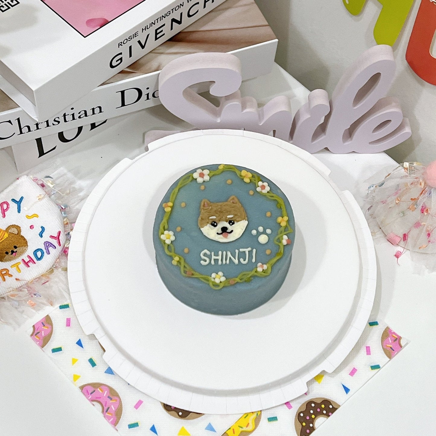 2D Custom Dog/Cat Wreath Cake - Pets Delight Bakery Pte Ltd