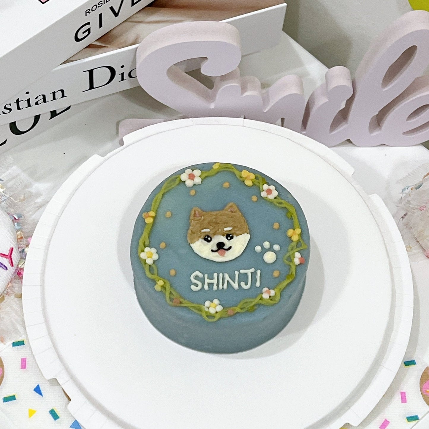 2D Custom Dog/Cat Wreath Cake - Pets Delight Bakery Pte Ltd