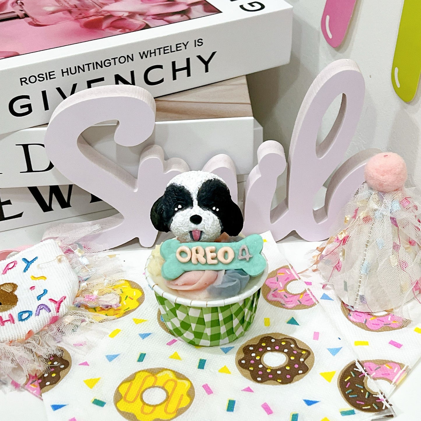 3D Fondant Dog/Cat With Name Pupcake - Pets Delight Bakery Pte Ltd