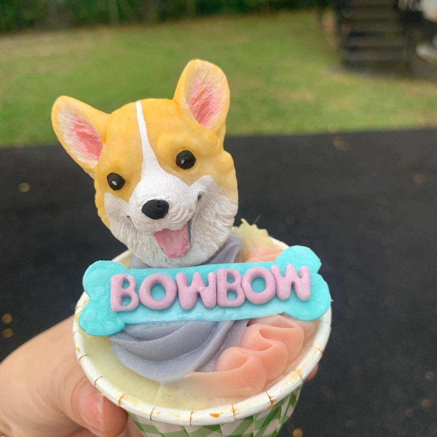 3D Fondant Dog/Cat With Name Pupcake - Pets Delight Bakery Pte Ltd
