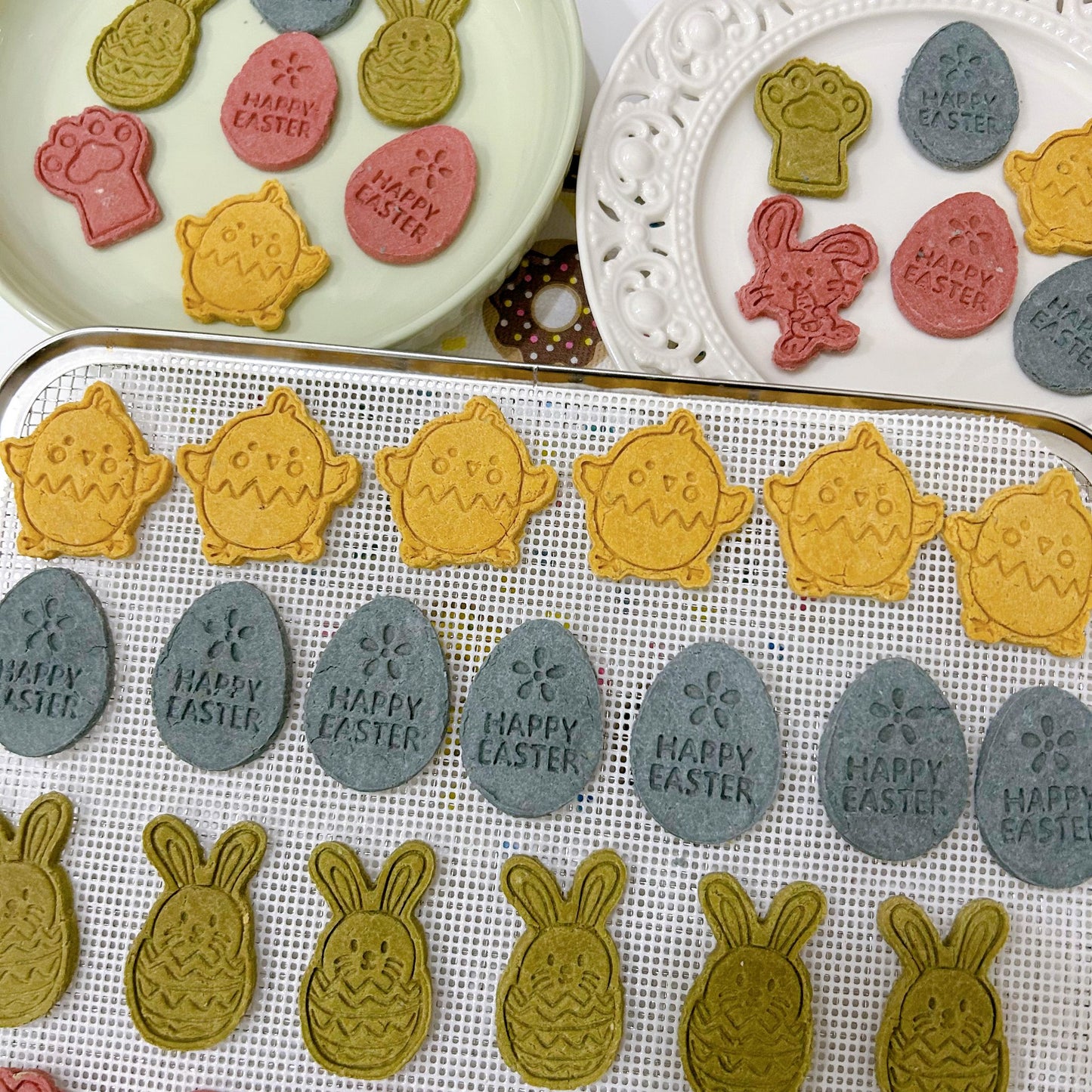 Happy Easter Pet Treats Gift Box (with toy)