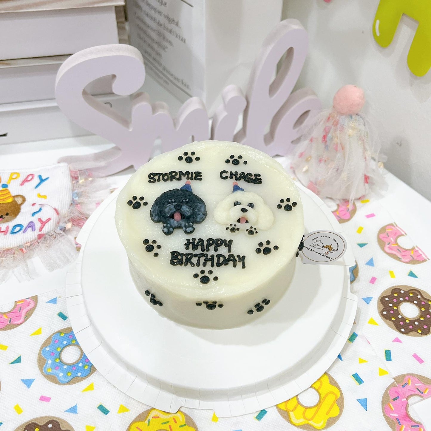 2D Custom Dog/Cat Paws Around Cake - Pets Delight Bakery Pte Ltd