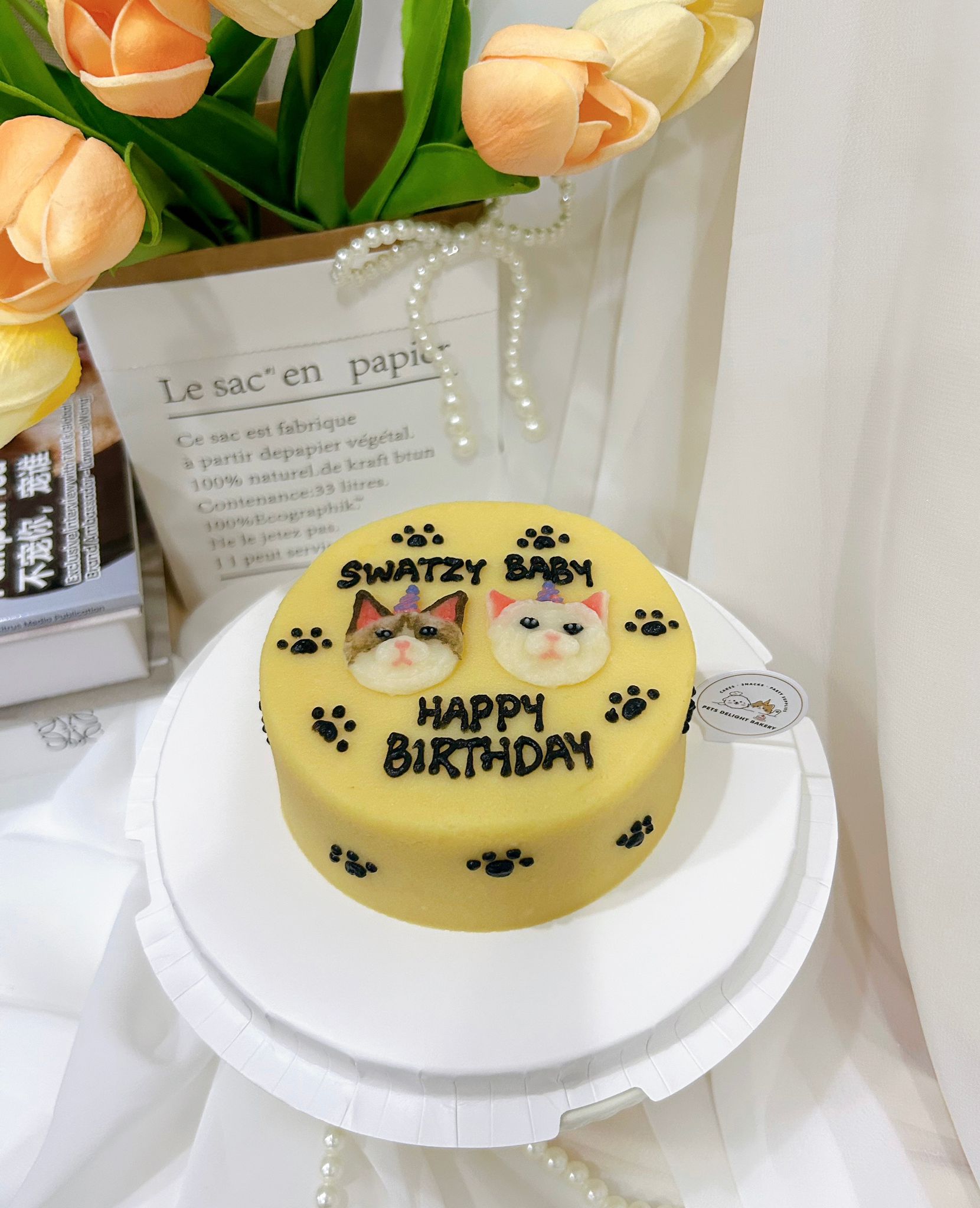 2D Custom Dog/Cat Paws Around Cake - Pets Delight Bakery Pte Ltd