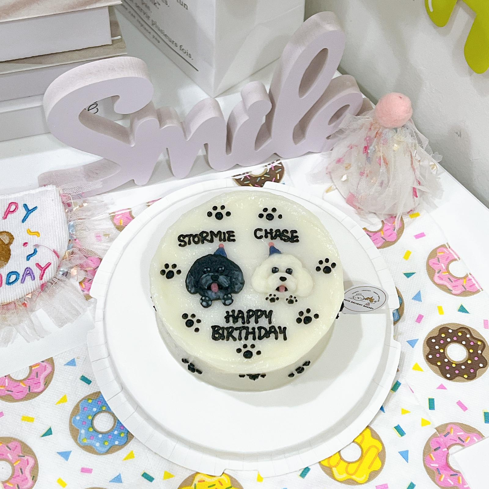 2D Custom Dog/Cat Paws Around Cake - Pets Delight Bakery Pte Ltd