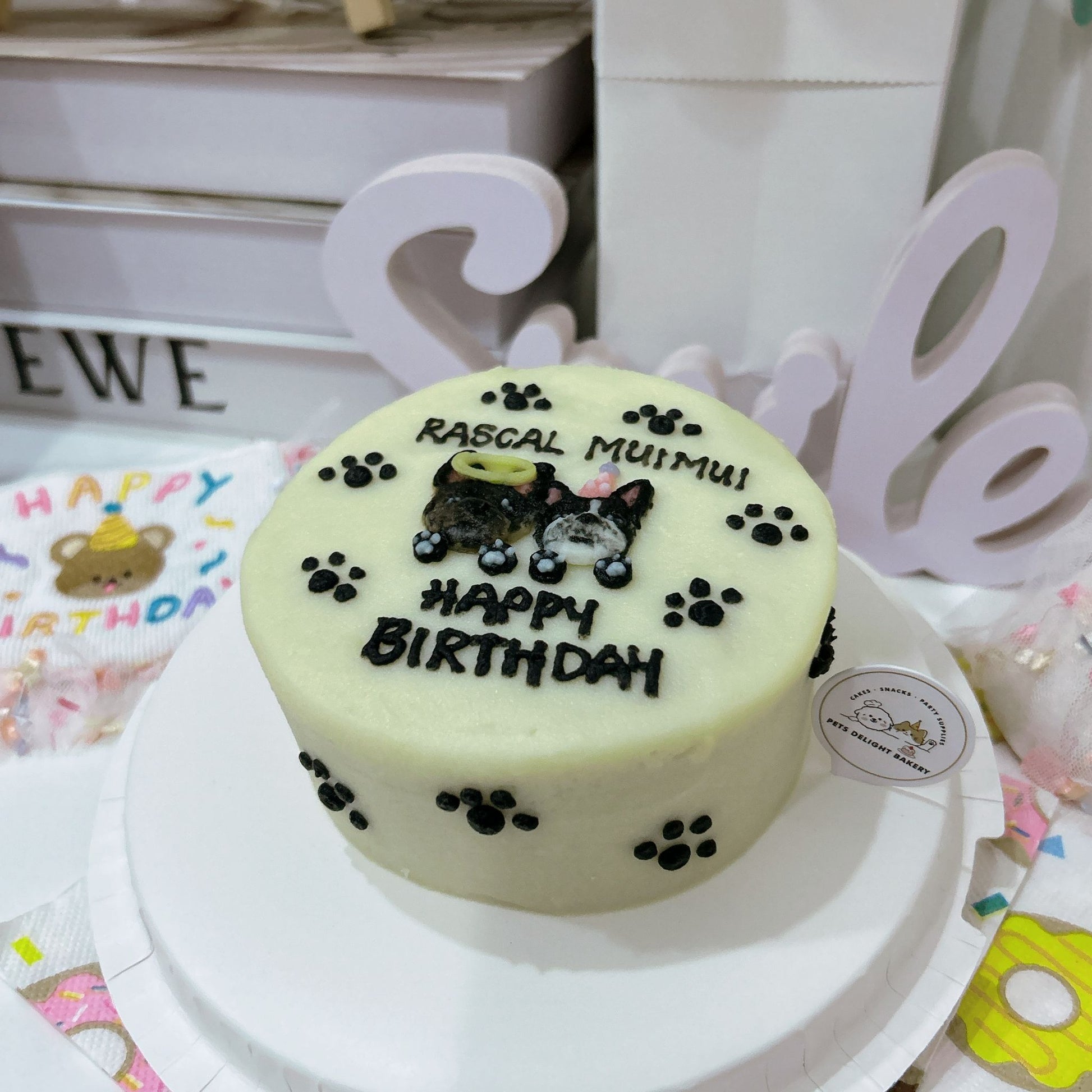 2D Custom Dog/Cat Paws Around Cake - Pets Delight Bakery Pte Ltd