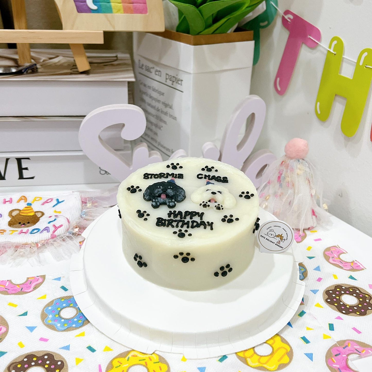 2D Custom Dog/Cat Paws Around Cake - Pets Delight Bakery Pte Ltd